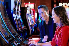 Ninja vs Samurai slot game interface showing reels, symbols, and payout table on jebol